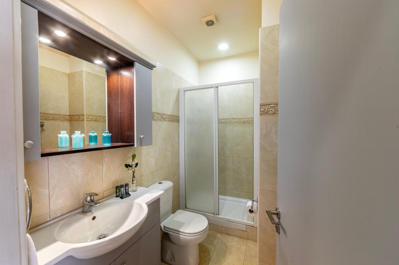 Mackenzie Beachfront Eftyhia Suite Larnaca Exterior photo