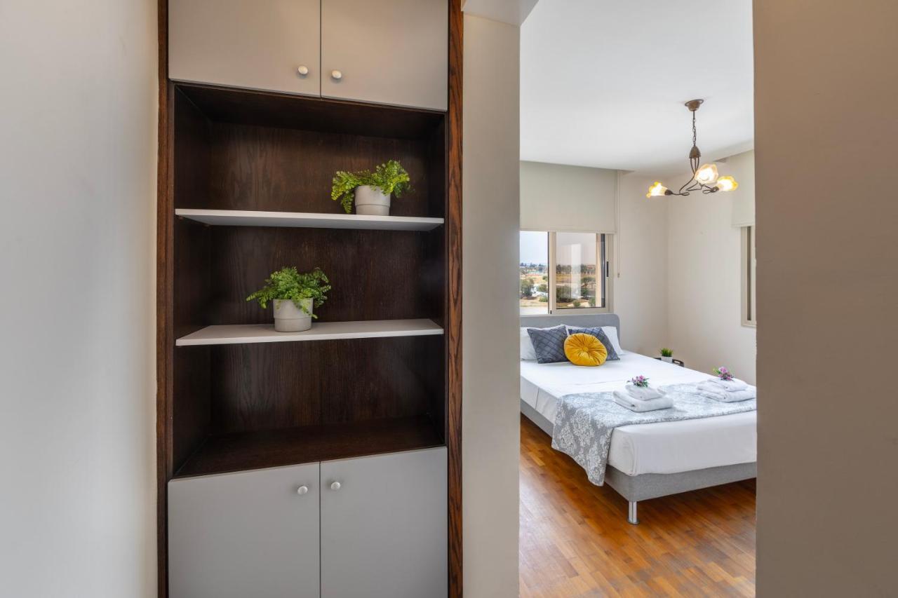 Mackenzie Beachfront Eftyhia Suite Larnaca Exterior photo